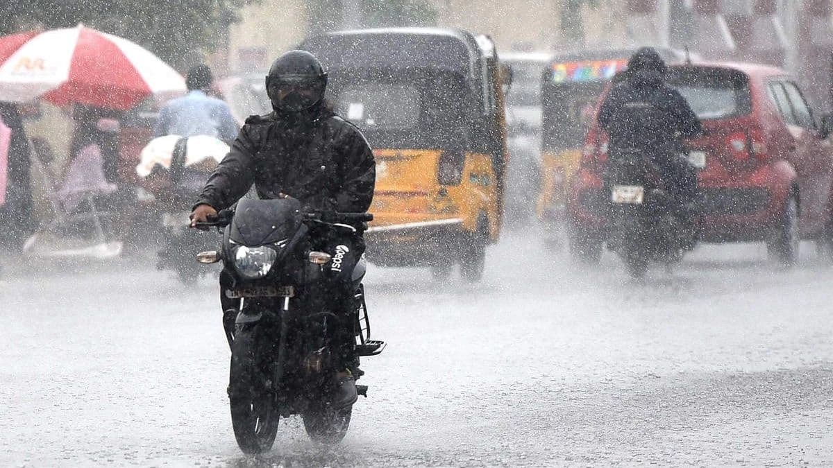 UP Weather Forecast: कृष्ण जन्माष्टमी पर कैसा रहेगा मौसम का मिजाज, जानें आज कहां हो सकती है बारिश