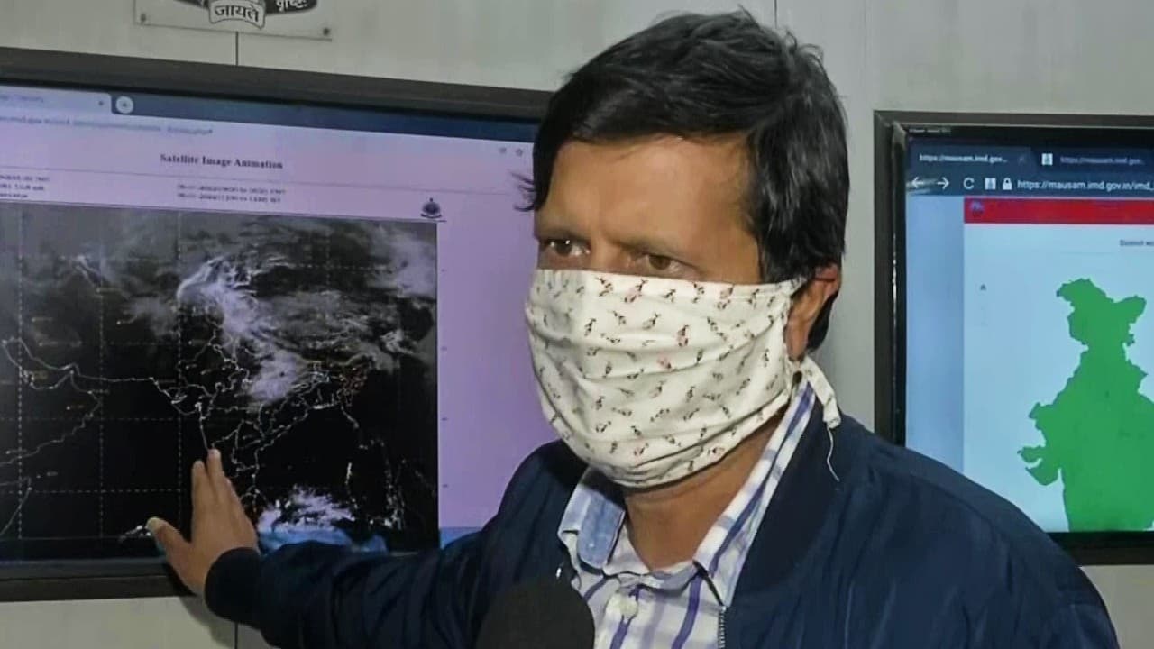 Weather Today: झारखंड, बंगाल समेत 4 राज्यों में भारी बारिश का अलर्ट, पहाड़ों पर बर्फबारी से बढ़ेगी ठिठुरन