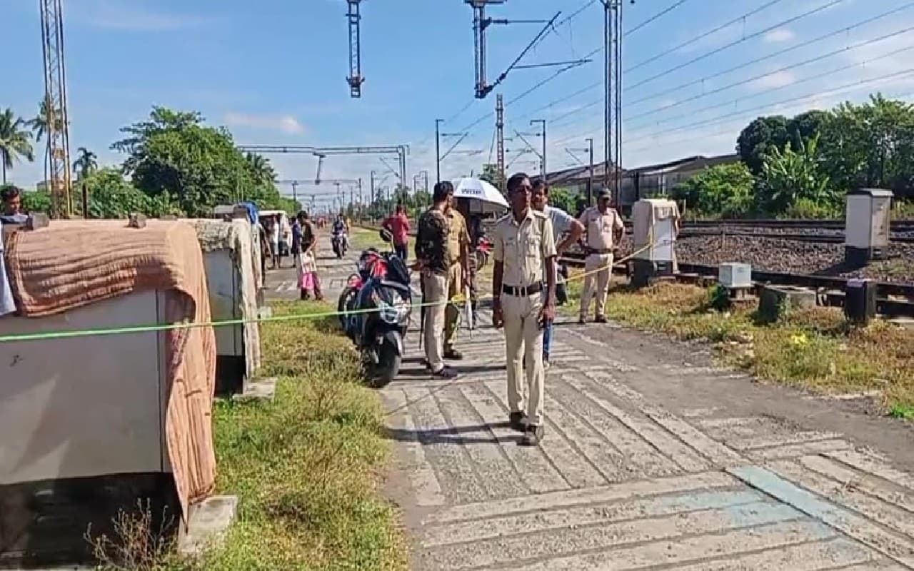 West Bengal: उत्तर 24 परगना के भाटपाड़ा में खेल-खेल में फटा बम, एक बच्चे की मौत दूसरा गंभीर रूप से घायल