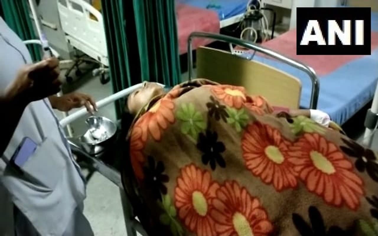 पश्चिम बंगाल के दक्षिण 24 परगना जिले के एक छात्रावास में करंट लगने स्टूडेंट्स हुए घायल