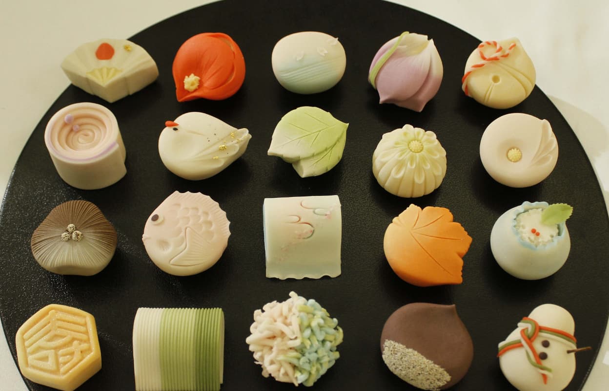 Gorakhpur Famous Food: गोरखपुर जा रहे हैं घूमने, तो जरूर ट्राई करें इन जगहों के फेमस स्वीट्स