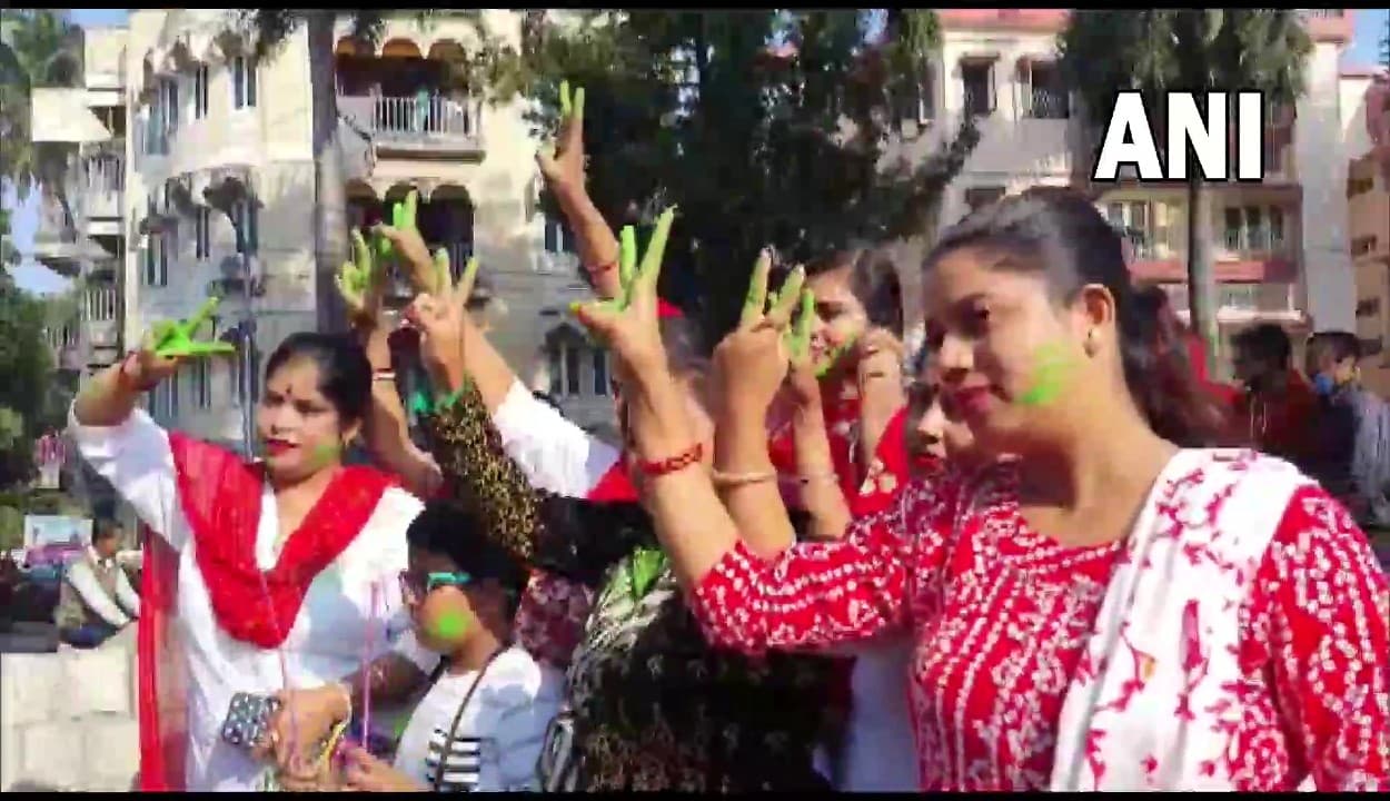 पश्चिम बंगाल स्थानीय निकाय चुनाव रिजल्ट : चारों नगर निगमों में टीएमसी की जीत, दीदी ने जताया आभार