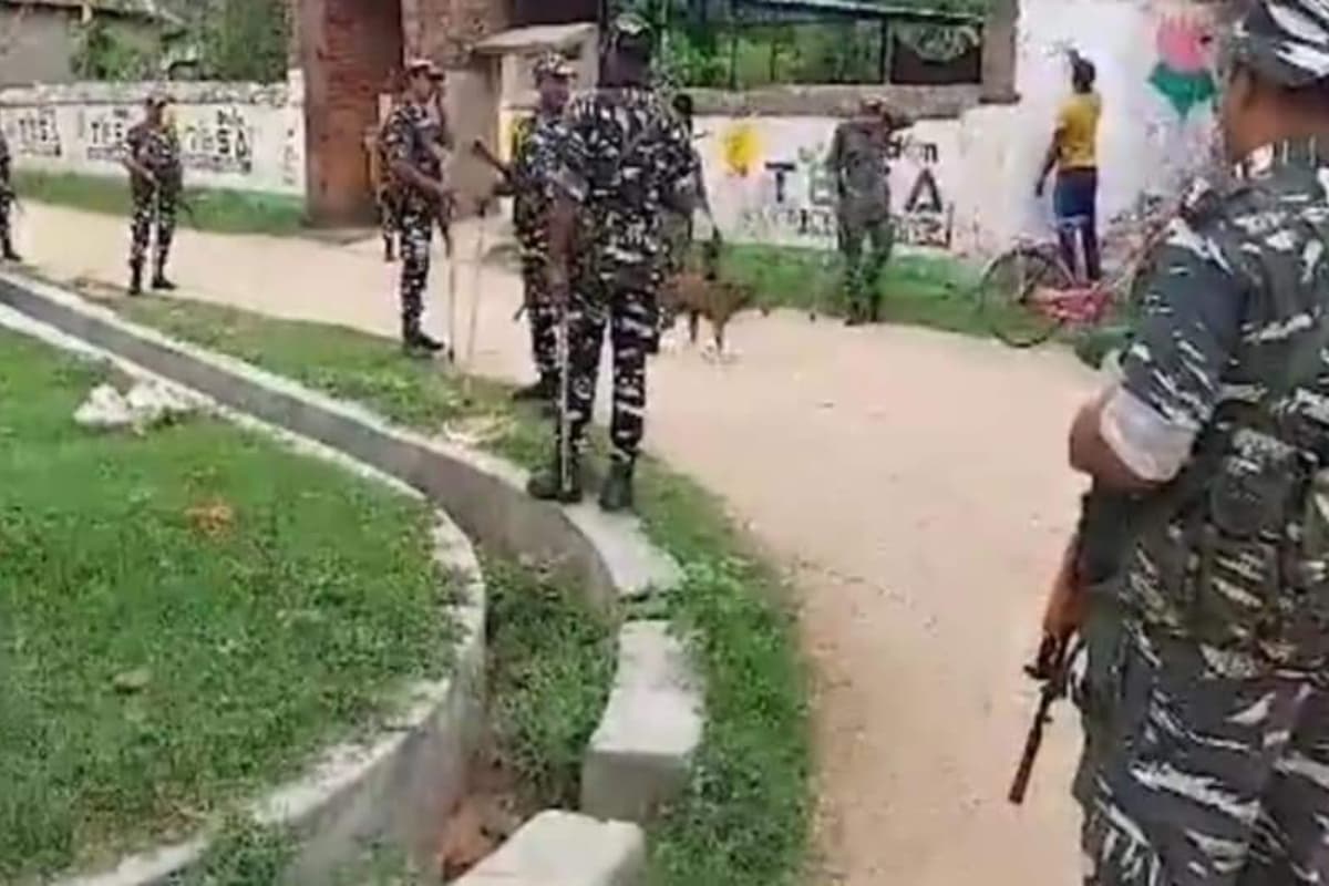 'डरें नहीं, हम हैं न...' पश्चिम बंगाल में पंचायत चुनाव से पहले सेंट्रल फोर्सेस ने किया फ्लैग मार्च