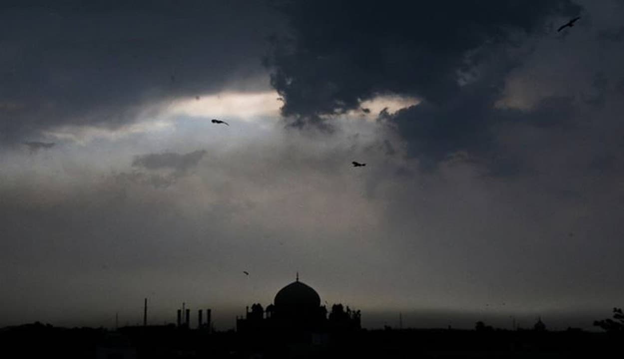 Jharkhand Weather: बंगाल की खाड़ी में बन रहा कम दबाव का क्षेत्र,  बुधवार तक झमाझम बारिश का पूर्वानुमान