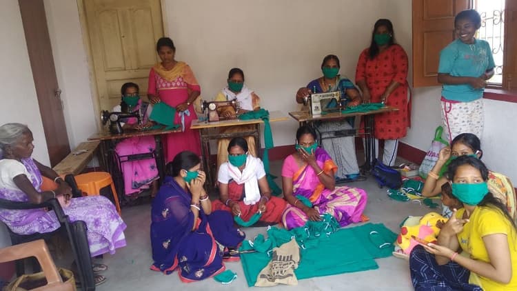 मास्क को कैरियर बना इबारत लिख रही लेडिज कोरोना वाॅरियर्स