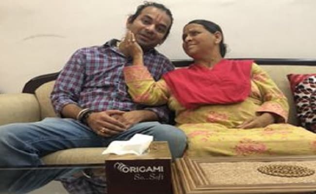 Mother’s Day 2020 : राबड़ी देवी के साथ तस्वीर पोस्ट कर तेजप्रताप यादव ने कही ये भावुक बातें …