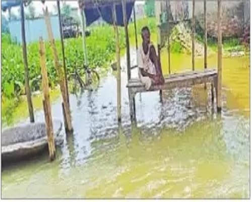 Bihar Flood 2020: सात जगहों से टूटा बागमती नदी का तटबंध, गांवों में पानी घुसने से ग्रामीणों का बढ़ा संकट