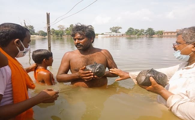 Bihar Flood 2020: दिल में आजादी की खुशियां पर चेहरे पर बाढ़ की चिंता, 74वें वर्षगांठ पर भी समस्याओं के बीच जिंदगी काट रहे बाढ़ पीड़ित