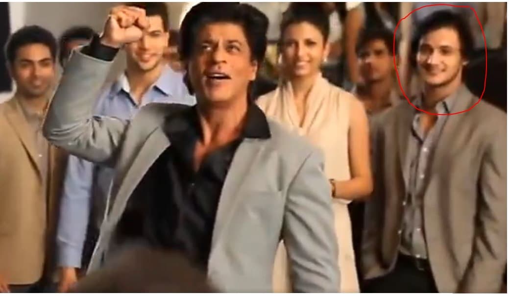 शाहरुख खान संग इस वीडियो में दिखे थे Bigg Boss फेम आसिम रियाज, वायरल VIDEO पर अब एक्‍टर ने तोड़ी चुप्‍पी