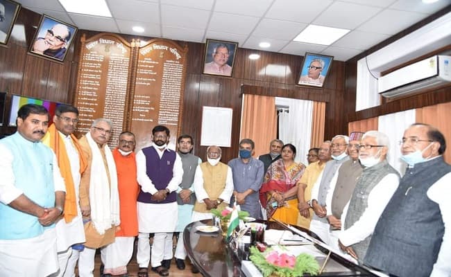 क्या कहता है भारतीय संविधान का अनुच्छेद-171 ? जिसके तहत राज्यपाल ने बिहार में किया 12 विधान पार्षदों का मनोनयन, जानें...