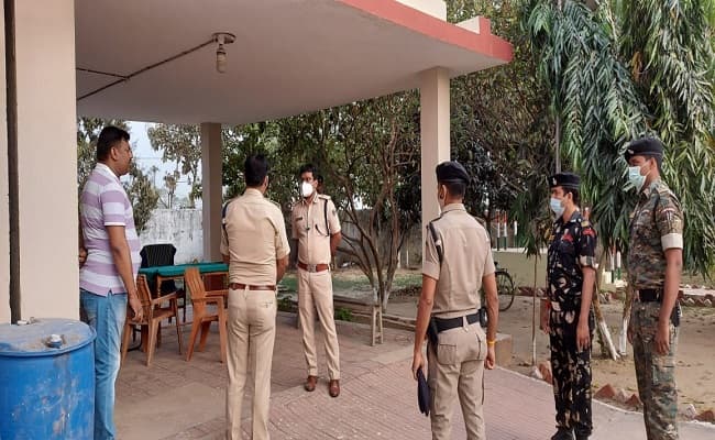 बिहार के चंपारण में महिला सिपाही ने फंदे पर झूलकर की खुदकुशी, मौत की गुत्थी सुलझाने में जुटी पुलिस