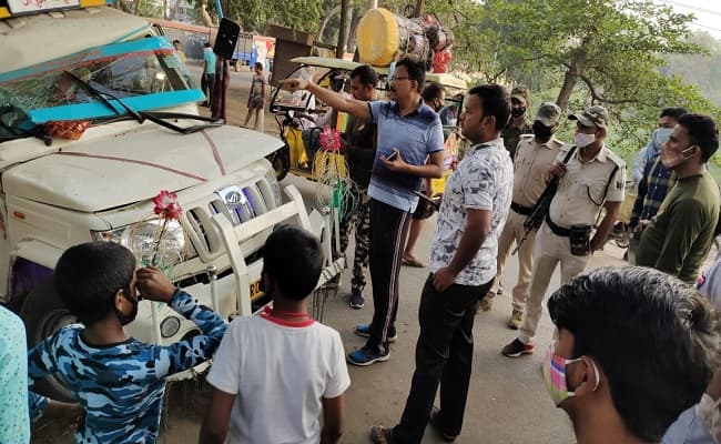 बिहार के औरंगाबाद में अनियंत्रित पिकअप की चपेट में आए ड्यूटी पर तैनात दो होमगार्ड जवान, एक की मौत दूसरा घायल