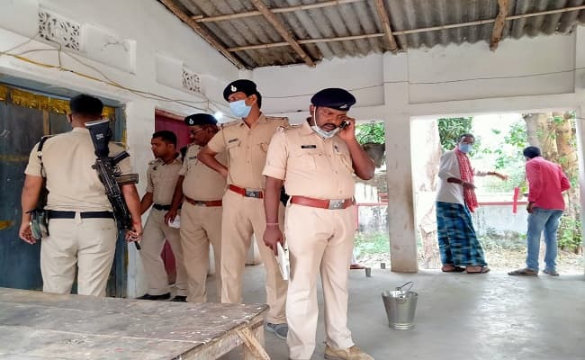 बिहार: मधुबनी के धरोहर मंदिर के दो पुजारी की नृशंस हत्या, आरोपित हत्यारे ने मंदिर में लगे खून को किया साफ
