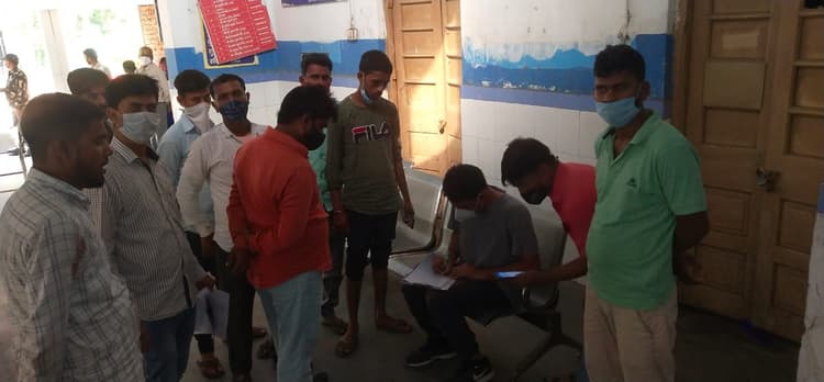 बारातियों से भरी स्कॉर्पियो की ट्रक से जोरदार टक्कर, एक युवक की मौत, 5 घायल