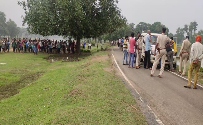 12 दिन पहले दर्ज कराई गई थी गुमशुदगी की रिपोर्ट, जमीन के अंदर से सिर कटा शव हुआ बरामद, बेटे ने की पहचान