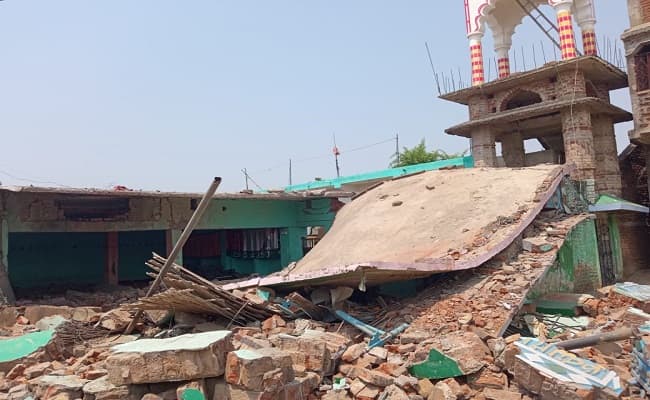 बिहार के मदरसा में बम विस्फोट, इमाम की मौत, मलवे से मिले चौंकाने वाले सामान, जमींदोज मदरसे की जानें कहानी...