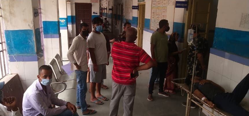 बिहार के औरंगाबाद में अनियंत्रित ट्रक ने बाइक सवार तीन लोगों को रौंदा ,दो की मौत, एक की हालत नाजुक