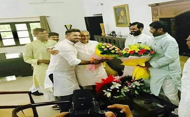 हिल रही थी बंगले की नींव, नहीं भांप सका 'मौसम वैज्ञानिक' का बेटा? जानें किन चूकों ने गद्दी और अपनों से कर दिया दूर