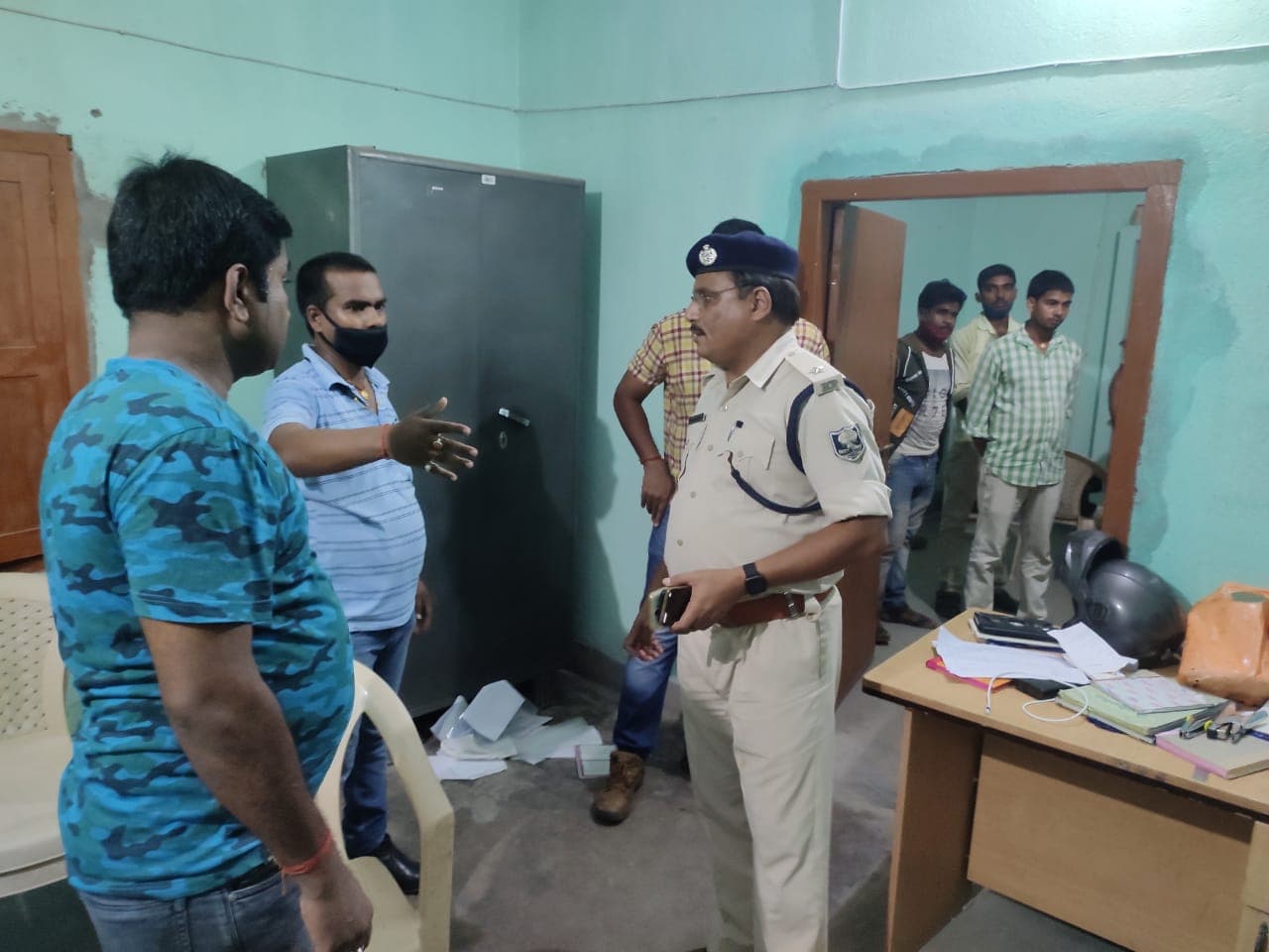 बिहार के हाजीपुर में आरबीएल फिनो बैंक से 4 लाख रुपये की लूट