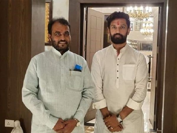 बिहार में तेज हुआ शह और मात का खेल, 'चिराग' से मिले श्याम, शहाबुद्दीन के परिवार से सिद्दीकी