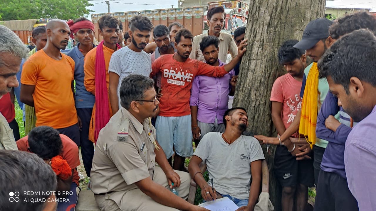 छपरा में सड़क हादसा,द्वारकाधीश मंदिर का दर्शन करने जा रहे युवक की मौत