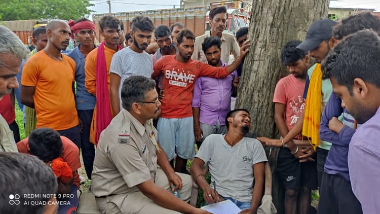 छपरा में सड़क हादसा,द्वारकाधीश मंदिर का दर्शन करने जा रहे युवक की मौत