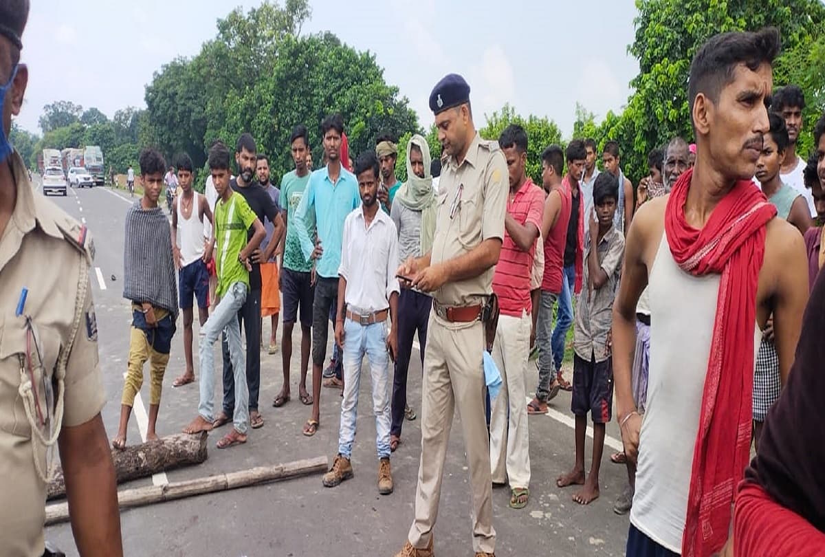 Bihar News: भागलपुर में ऑटो व टैंकर की टक्कर में दो लोगों की मौत, नाबालिग चला रहा था गाड़ी, फरार
