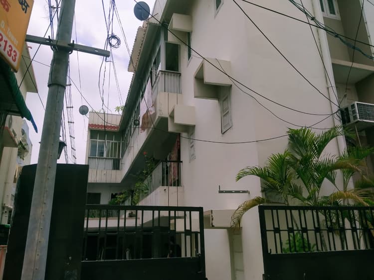 पुल निर्माण निगम के इंजीनियर के घर विजिलेंस का  छापा, नोट गिनने के लिए मंगवानी पड़ी मशीन,पढ़िए कितना मिला कैश