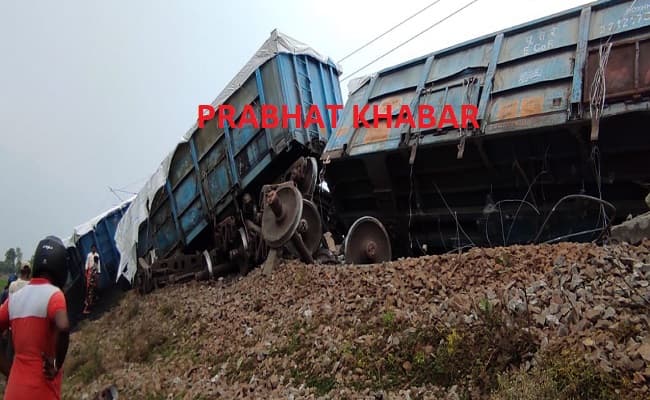 BREAKING: बिहार में बेपटरी हुई मालगाड़ी, राजगीर में कोयला लदे 10 डिब्बे पलटे, परिचालन बाधित