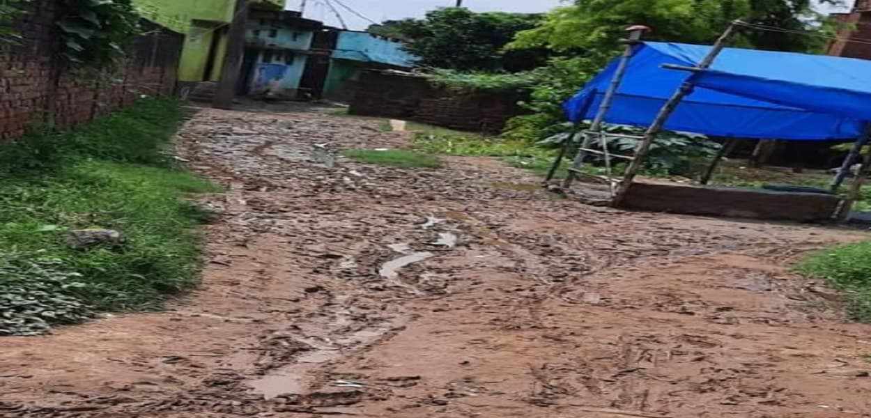 बिहटा: आजादी के 74 साल बाद भी बस्ती में नहीं पहुंची पक्की सड़क, पंचायत चुनाव में बन सकता है मुद्दा