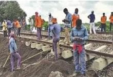 अलौली-कुशेश्वरस्थान रेललाइन का हो रहा सर्वे, बरौनी-लखनऊ एक्सप्रेस को भागलपुर तक ले जाने की तैयारी