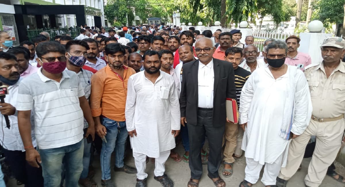 जदयू के प्रदेश महासचिव को 5 वर्ष की सजा, 
21 साल पुराने आर्म्स एक्ट से जुड़े मामले में अदालत का फैसला