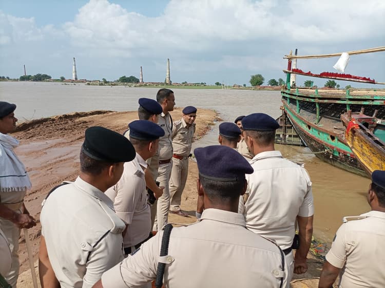 नाविक के हत्यारे की गिरफ्तारी के लिए छापेमारी शुरु, सिटी एसपी पहुंचे मनेर