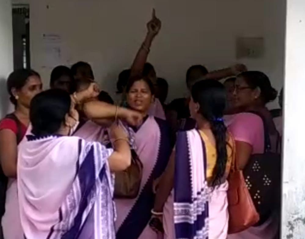 मानदेय को लेकर नौबतपुर रेफरल अस्पताल में आशा कार्यकर्ताओं का हंगामा