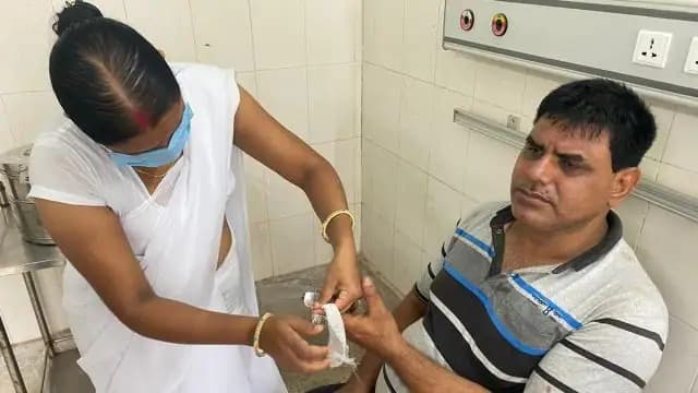 Bihar Panchayat Chunav गया में मतदान करने जा रहे मुखिया प्रत्याशी को बुरी तरह पीटा