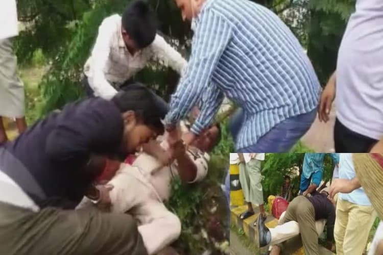 पुलिस ने रोका तो आक्रोशित युवक ने जहानाबाद में पुलिसकर्मी को सड़क पर गिराकर बुरी तरह पीटा