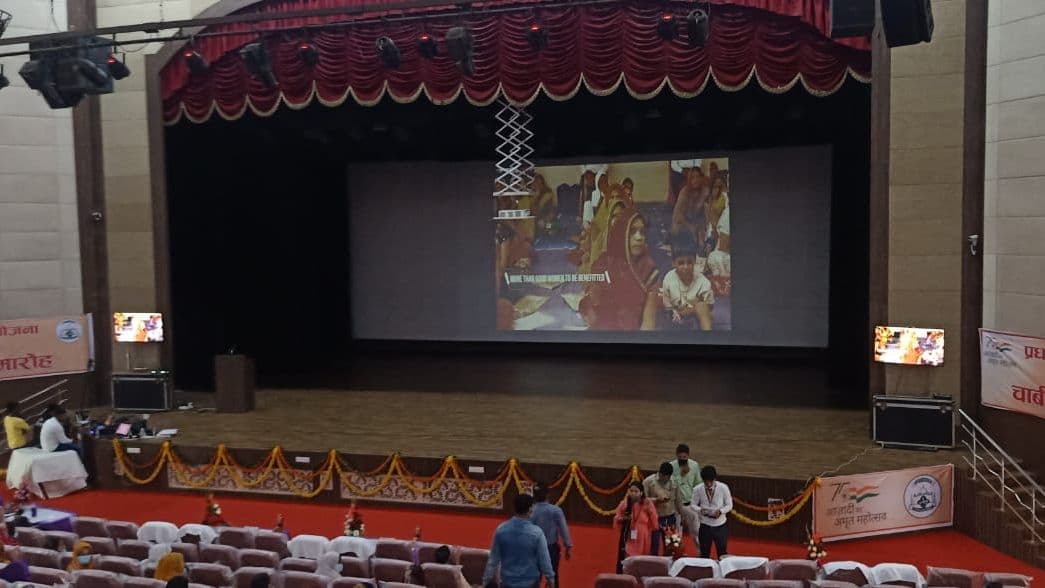 UP News: आगरा में पीएम आवास योजना के 1500 लाभार्थियों को मिली घर की चाबी, खुशी से बोल उठे- शुक्रिया मोदी जी