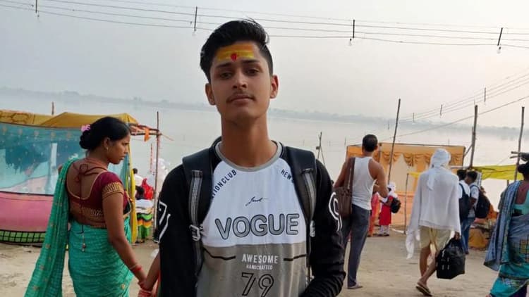 Varanasi News: मऊ से गंगा नहाने वाराणसी आये किशोर की डूबने से मौत, परिजनों ने कहा- घर का इकलौता चिराग बुझ गया