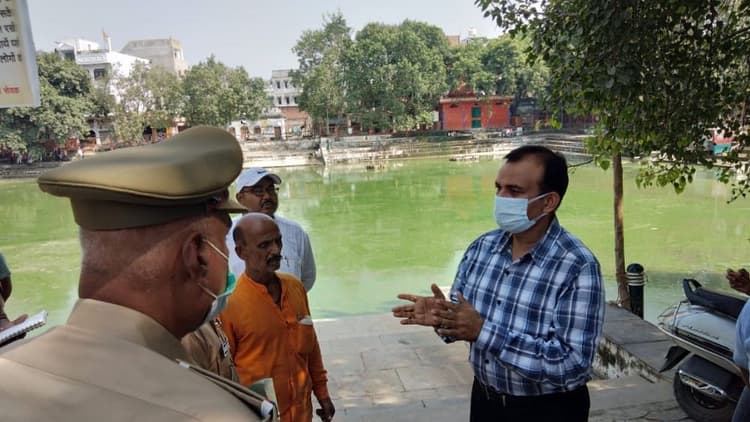 Varanasi News: डीआईजी अनिल कुमार सिंह ने दुर्गा प्रतिमा विसर्जन स्थलों का किया निरीक्षण, दिये ये निर्देश