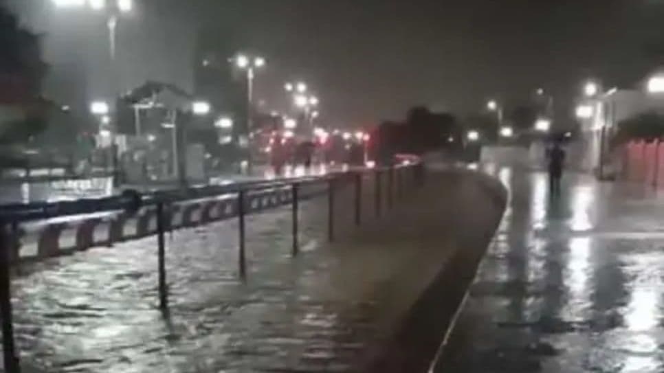 Bihar news: भागलपुर में बारिश के चलते बिजली आपूर्ति पर पड़ा असर, परेशान रहे शहरवासी