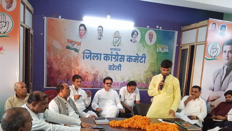 UP Chunav 2022 : कांग्रेस के इस बड़े नेता का दावा, प्रियंका गांधी की लोकप्रियता से घबरा गई है बीजेपी