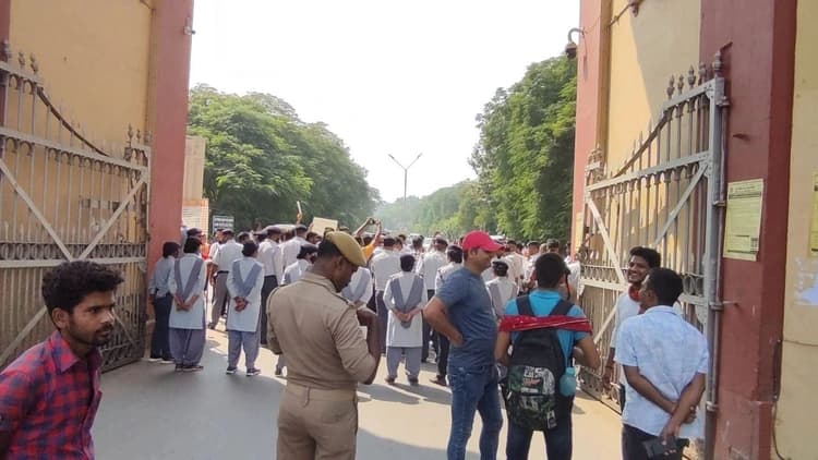Varanasi News: BHU में काम पर लौटे जूनियर डॉक्टर, अल्टीमेटम के साथ खत्म किया हड़ताल