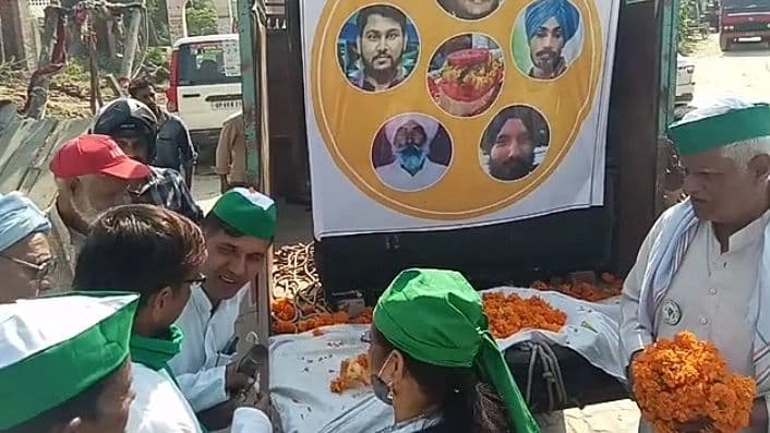 Aligarh News: किसान अस्थि कलश यात्रा पहुंची एटा, आज अलीगढ़ में होगा विसर्जन