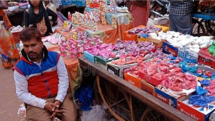 Bareilly News: दीपावली से पहले बाजार भीड़ से गुलजार, महंगाई इतनी कि नहीं आ रहे खरीदार