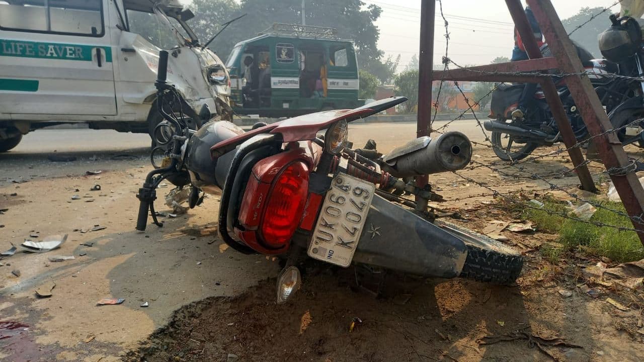 Bareilly News: भैया दूज के दिन सड़क हादसे में दो युवकों की मौत, बहनों का रो-रोकर बुरा हाल