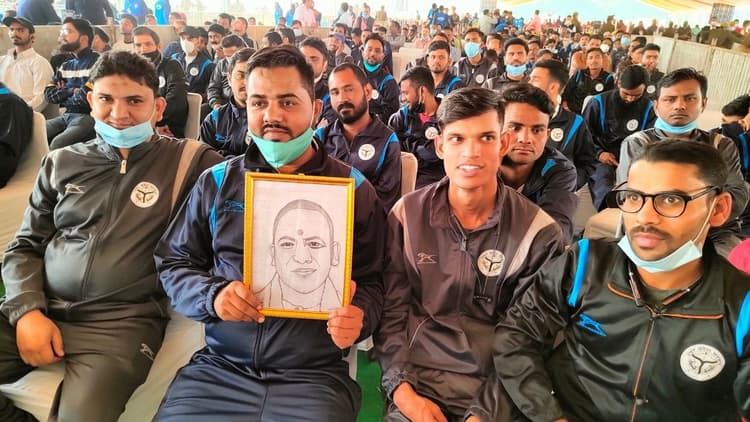 Meerut News: सीएम योगी ने टोक्यो पैरालंपिक खिलाड़ियों को किया सम्मानित, दिये इतने करोड़ रुपये