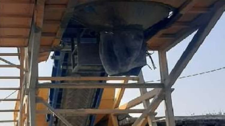 Bareilly News: मिक्सर मशीन में फंसकर मजदूर की मौत, प्लांट संचालक के खिलाफ FIR दर्ज