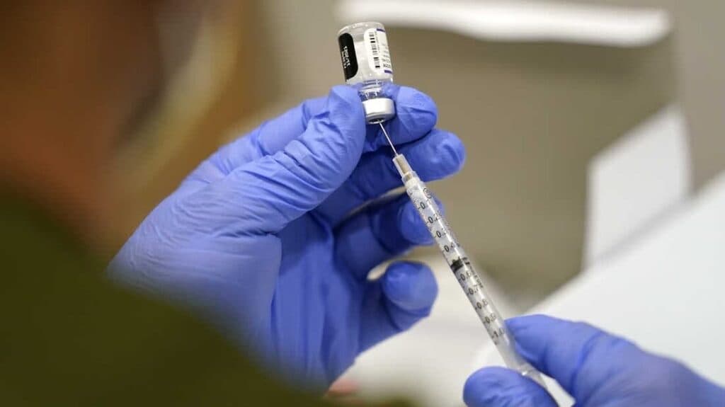 Vaccine For Children: 15 से 18 साल के बच्‍चों के लिए सुबह 10 बजे से शुरू हो जाएगी स्लॉट की बुकिंग...
