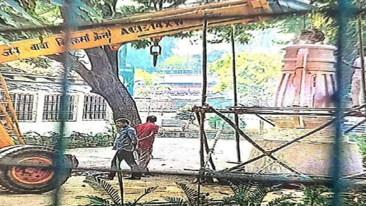 Patna News: राजद कार्यालय में विशाल आकार का लालटेन, लालू यादव कोर्ट में पेशी से पहले जलाएंगे अमर ज्योति