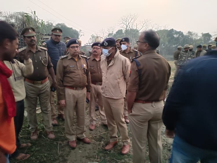 Gorakhpur News: डबल मर्डर केस में मुख्य आरोपी सहित दो गिरफ्तार, चौकी इंचार्ज भी निलंबित